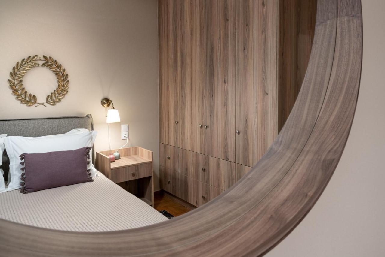 Absolute Xi Apartment