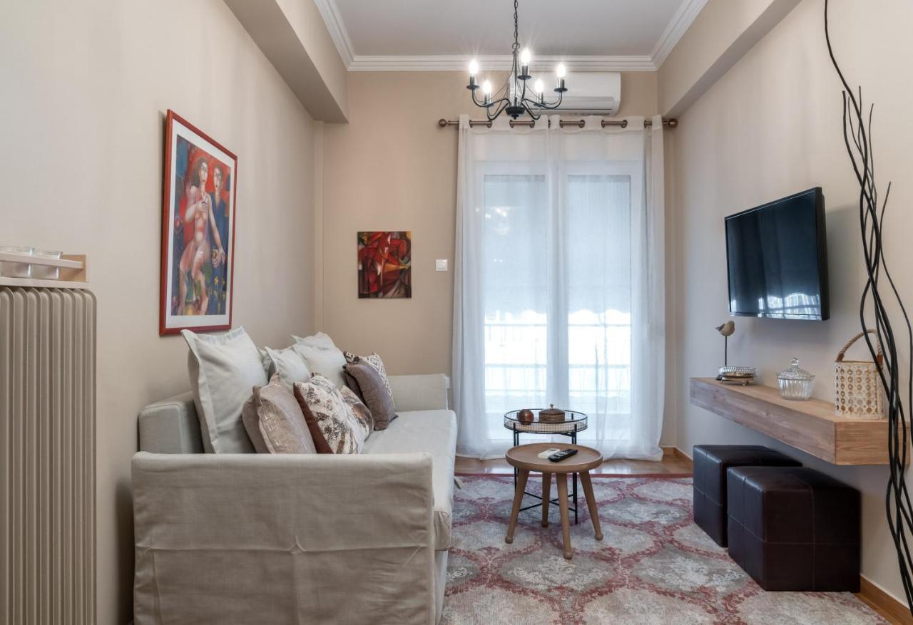 Absolute Xi Apartment