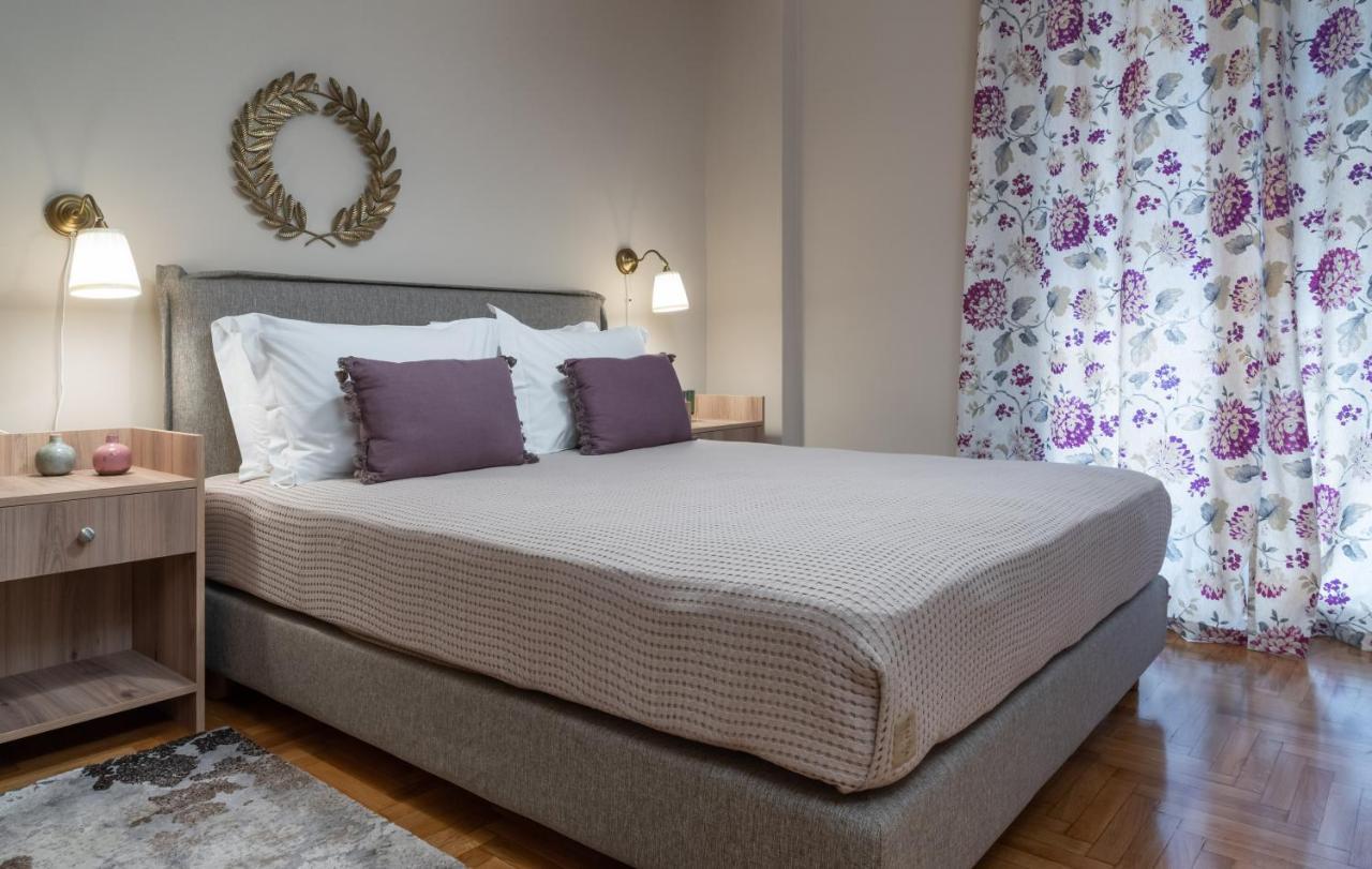 Absolute Xi Apartment
