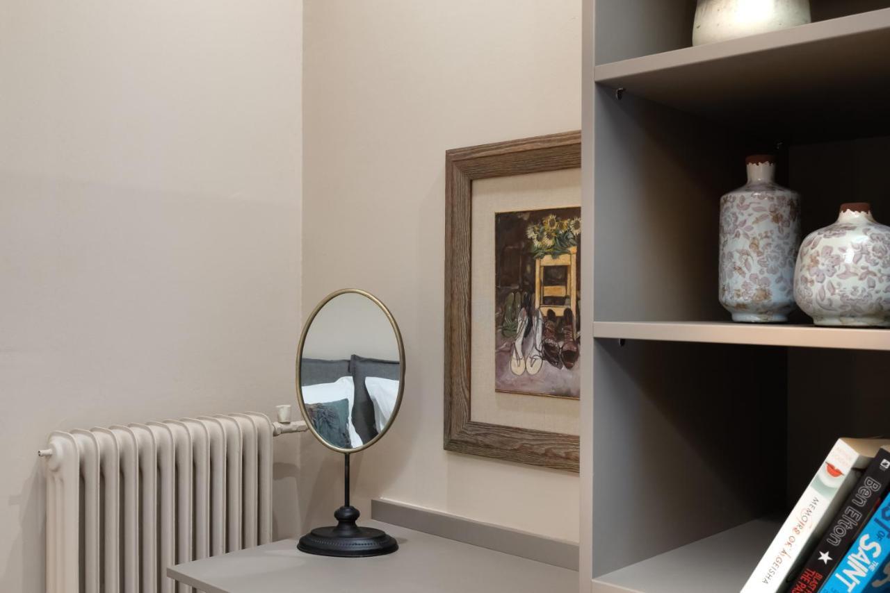 Absolute Xi Apartment Athens
